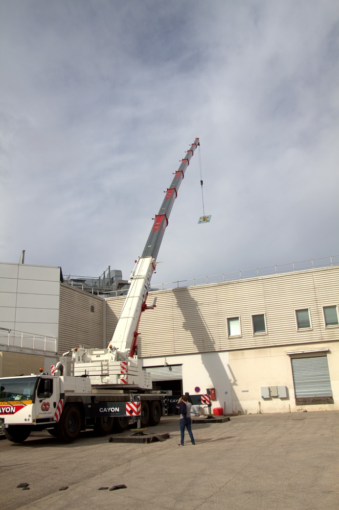 Aide à la pose de vitrages en hauteur